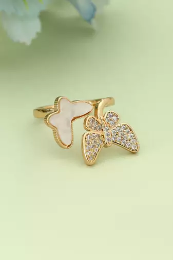White color fashion rings