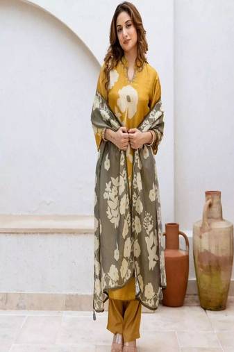Floral printed round neck pure cotton kurta trosuer and dupatta set