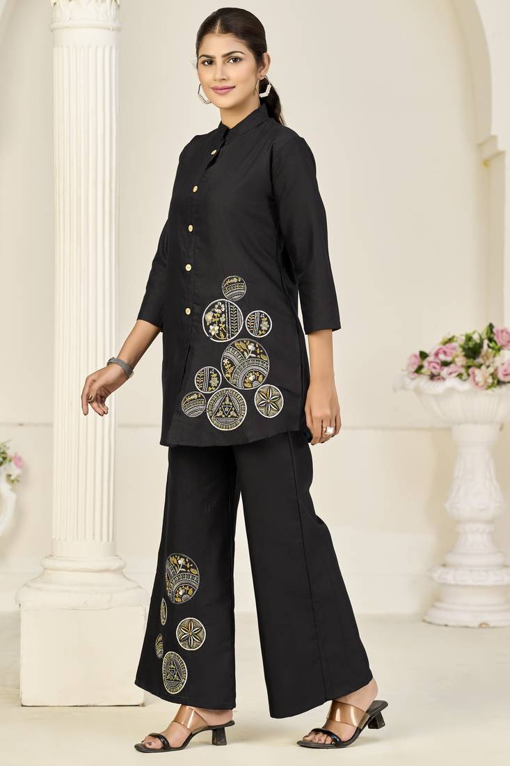 Black elegant reyon slub kurti set with heavy embroidery