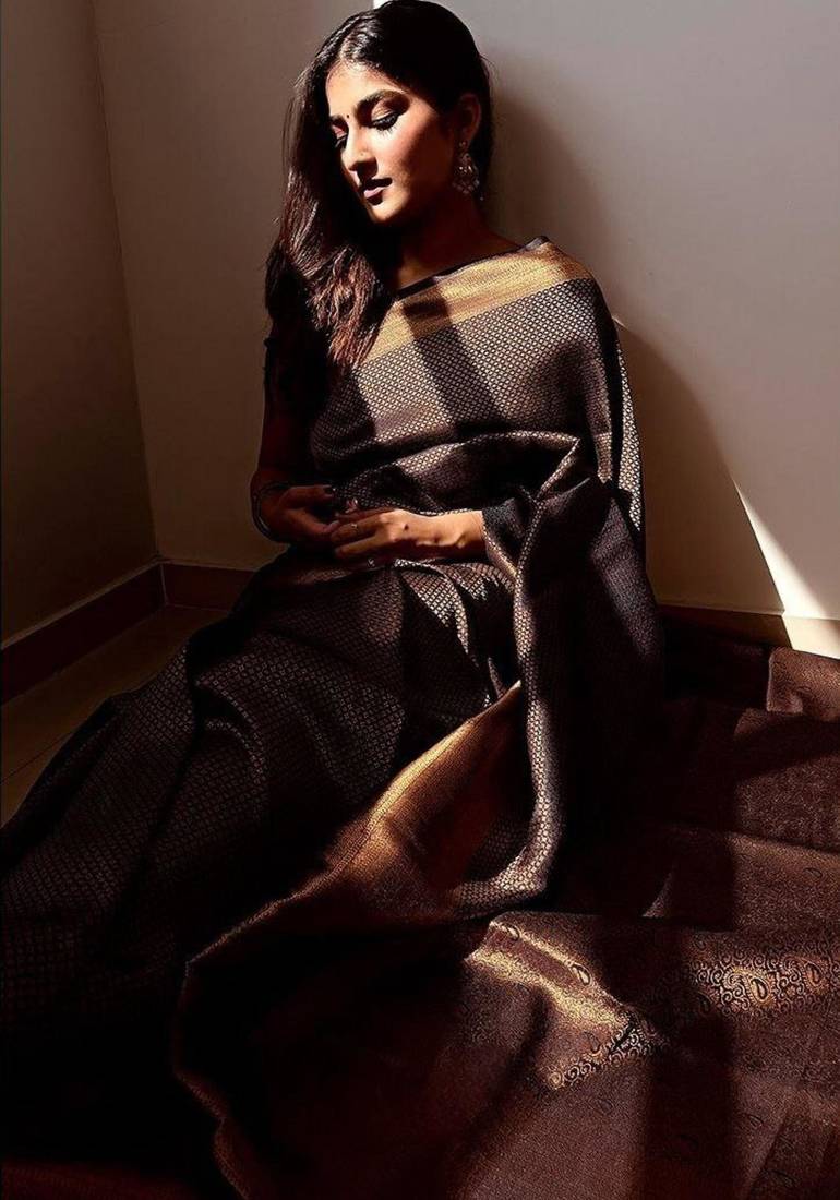 kanjivaram black resham thread silk cotton bollywood saree with unstitched blouse