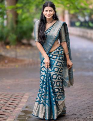 ethnic rama green resham thread pure art silk gift saree with unstitched blouse 2