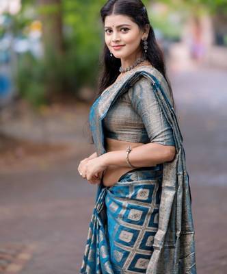 ethnic rama green resham thread pure art silk gift saree with unstitched blouse 4