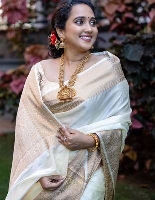 light weight cream resham thread cotton silk kerala saree with unstitched blouse 2