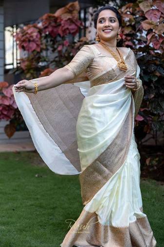 light weight cream resham thread cotton silk kerala saree with unstitched blouse