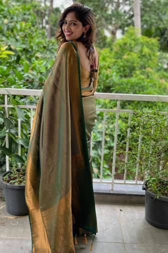 fashionable green woven cotton silk kerala saree with unstitched blouse