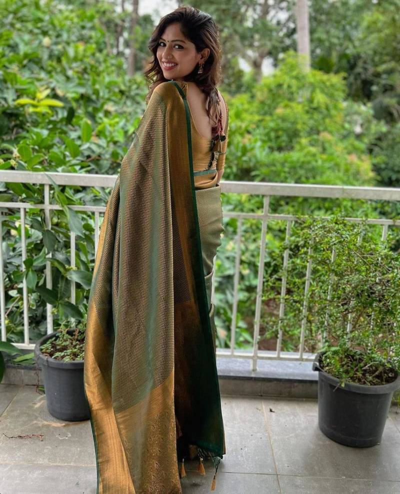 fashionable green woven cotton silk kerala saree with unstitched blouse