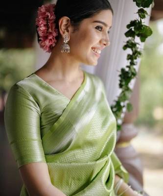 jacquard mehendi jacquard art silk blend light weight saree with unstitched blouse 3