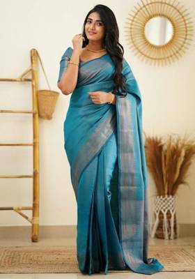 light weight rama green self design art silk blend light weight saree with unstitched blouse 4