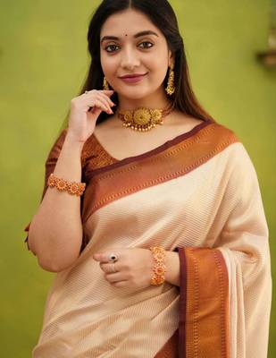 light weight cream resham thread silk cotton saree with unstitched blouse 2