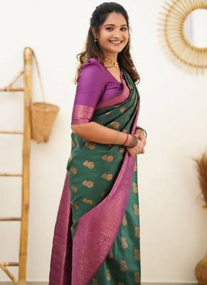 fashionable green banarasi art silk jacquard saree with unstitched blouse 2