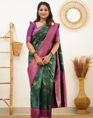 fashionable green banarasi art silk jacquard saree with unstitched blouse 1