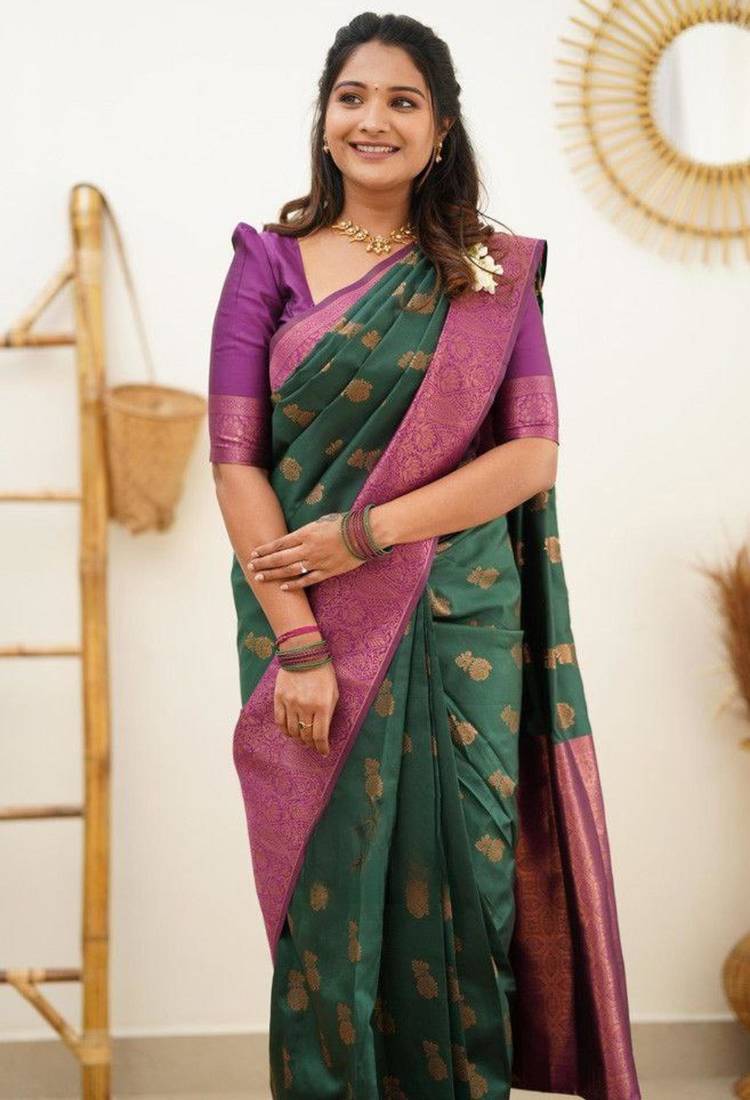fashionable green banarasi art silk jacquard saree with unstitched blouse