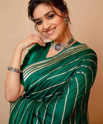  green jacquard art silk all seasons saree with unstitched blouse 4