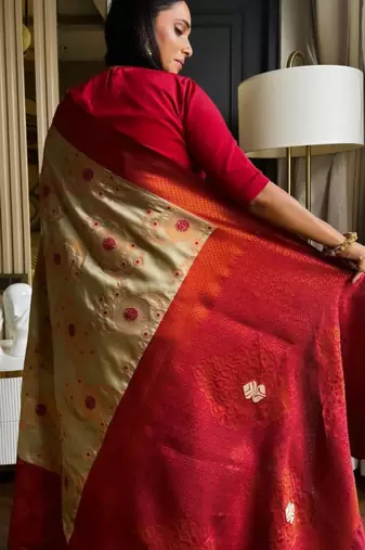 celebrity inspired cream woven pure art silk gift saree with unstitched blouse