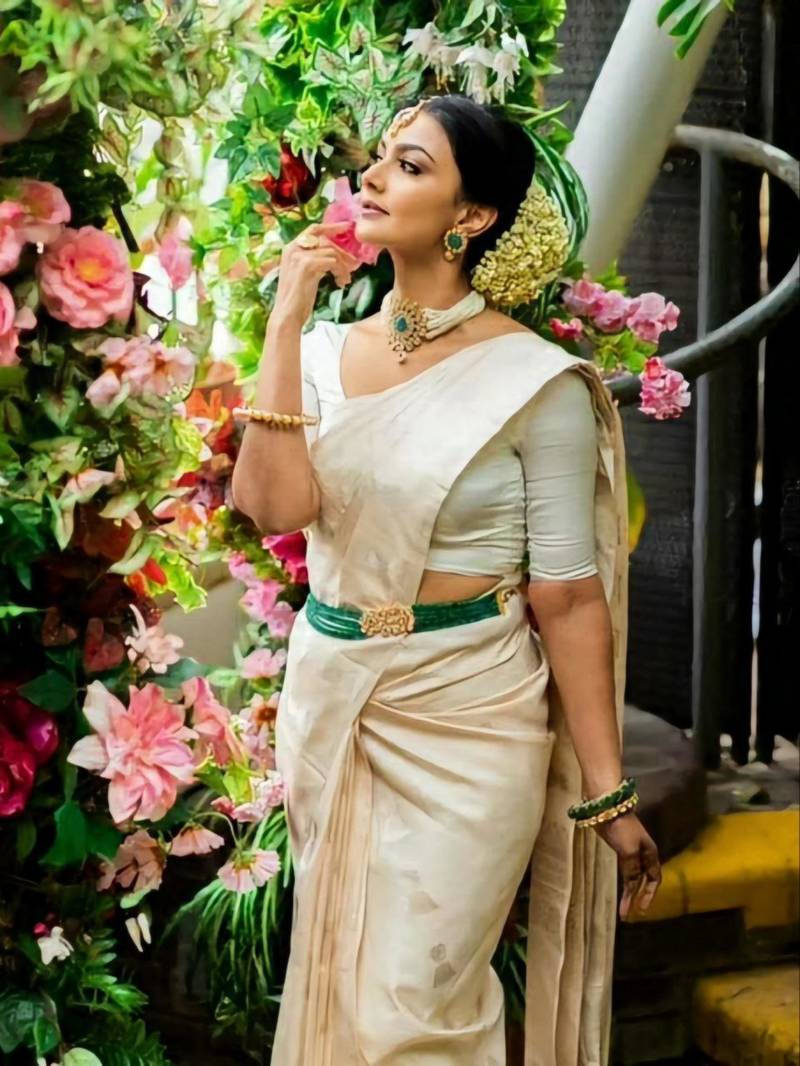 bollywood cream  self design silk cotton fancy saree with unstitched blouse