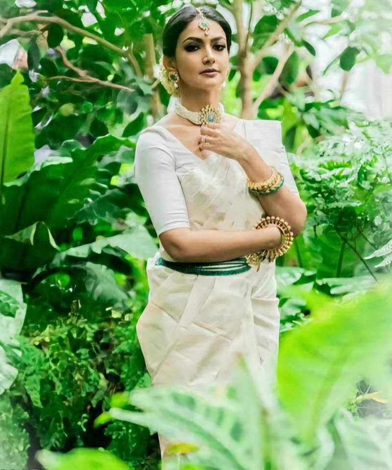 bollywood cream  self design silk cotton fancy saree with unstitched blouse