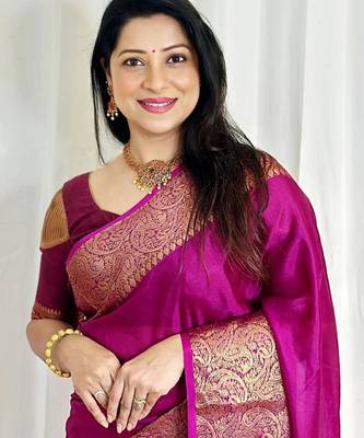 floral light rani pink banarasi art silk jacquard saree with unstitched blouse 2