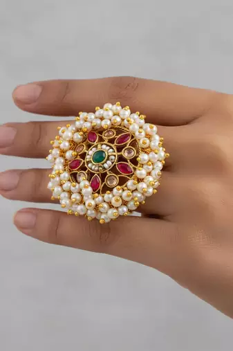 Pearl finger ring for women