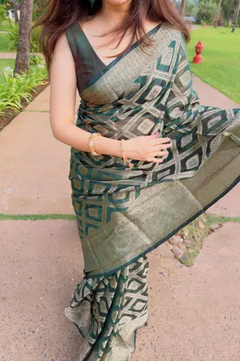 floral green woven silk cotton saree with unstitched blouse