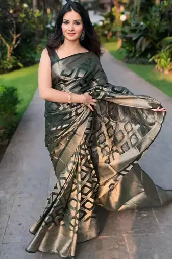floral green woven silk cotton saree with unstitched blouse