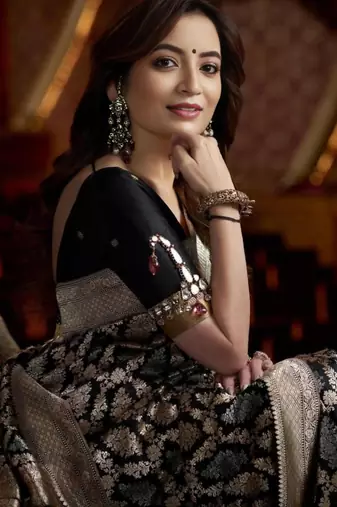  black banarasi art silk jacquard saree with unstitched blouse