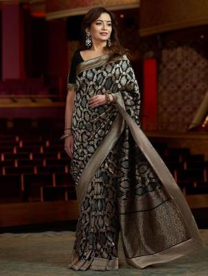  black banarasi art silk jacquard saree with unstitched blouse 4