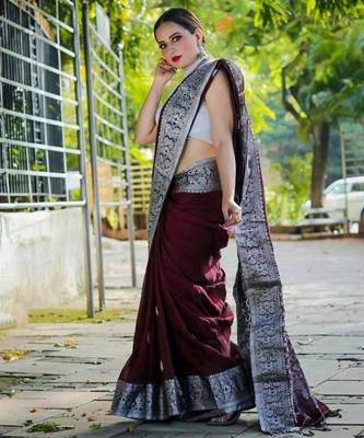 jacquard maroon self design silk cotton saree with unstitched blouse 3