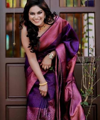  purple jacquard silk all seasons saree with unstitched blouse 4