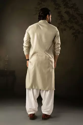 Green color rayon fabric designer embroidered partywear kurta payjama for men