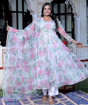 White organza printed  kurta pant with dupatta 4