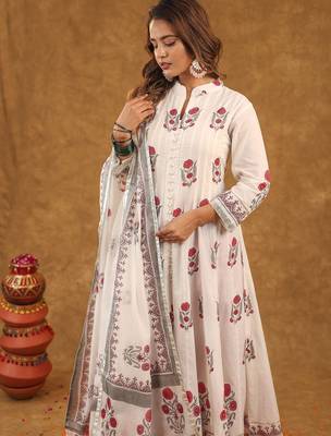 White block print  kurta pant with dupatta 4