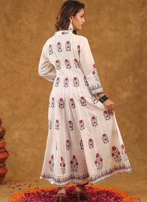 White block print  kurta pant with dupatta 5