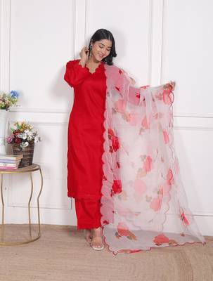 Red kurta pant with organza printed duptta 5