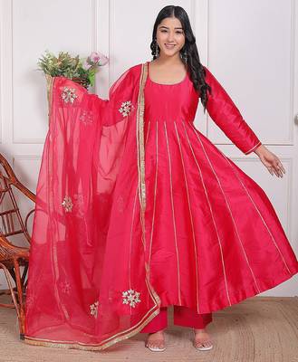 Cherry red embroidered silk kurta pant with dupatta 1