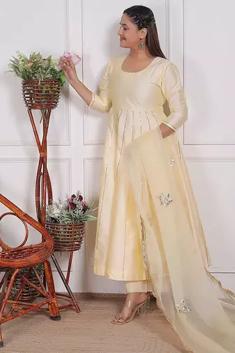 Cream embroidered silk kurta pant with dupatta