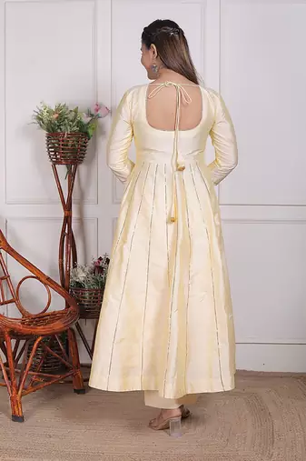 Cream embroidered silk kurta pant with dupatta