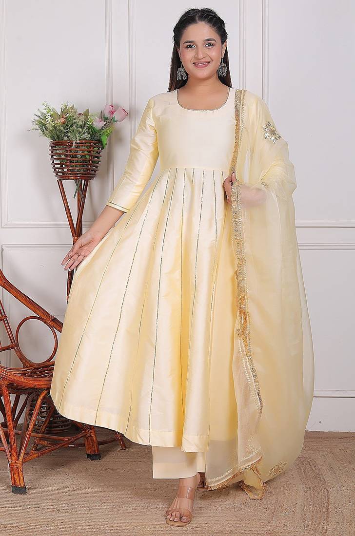 Cream embroidered silk kurta pant with dupatta