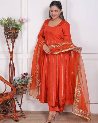 Orange embroidered crepe kurta pant with dupatta 2