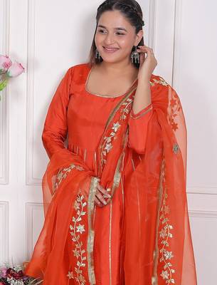 Orange embroidered crepe kurta pant with dupatta 3