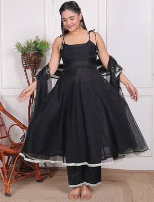 Black embroidered organza kuta pant with duptta 3