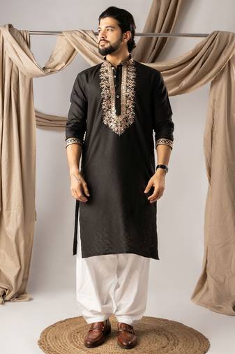 Black color smart embroidered kurta for rich classy men's looks