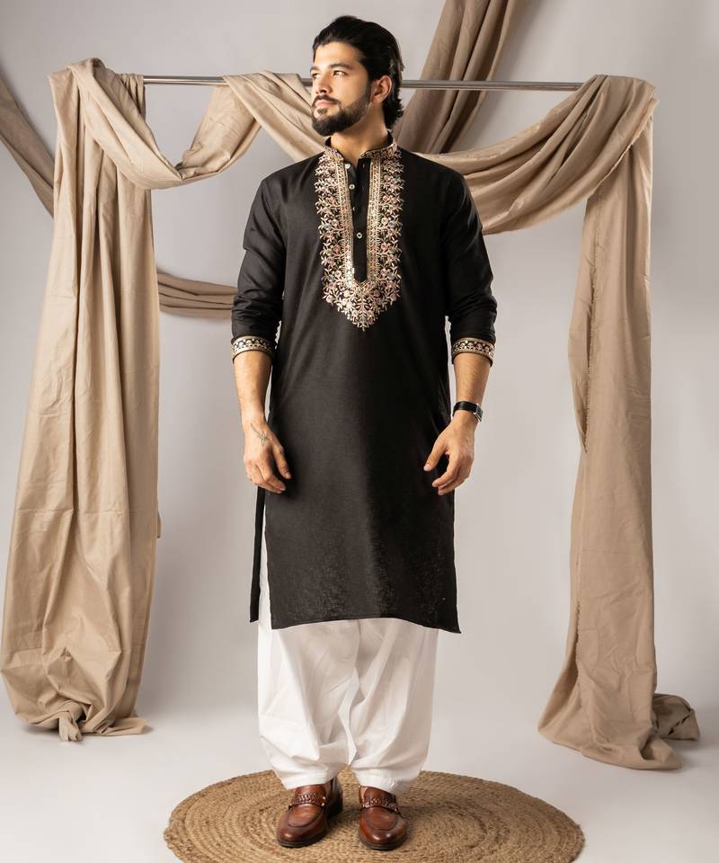 Black color smart embroidered kurta for rich classy men's looks