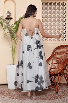 Gray organza printed  kurta pant with duptta 3