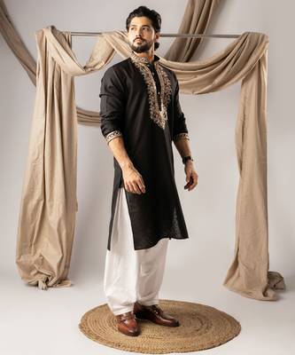 Black color smart embroidered kurta for rich classy men's looks 5
