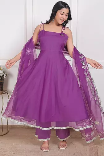 Move embroidered oraganza kurta pant with duptta