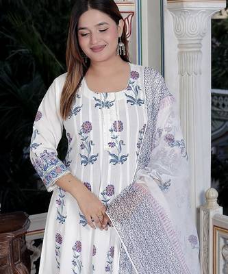 White block print anarkali kurta pant with duptta 5