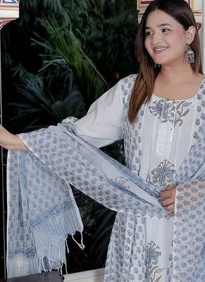 Blue block print anarkali kurta pant with duptta 4