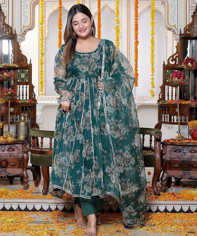 Green oraganza anarkali kurta pant with duptta