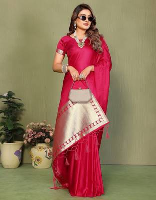 Red satin silk blend ethnic woven lagdi pallu saree 4