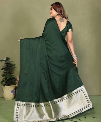 Green satin silk blend ethnic woven lagdi pallu saree 2